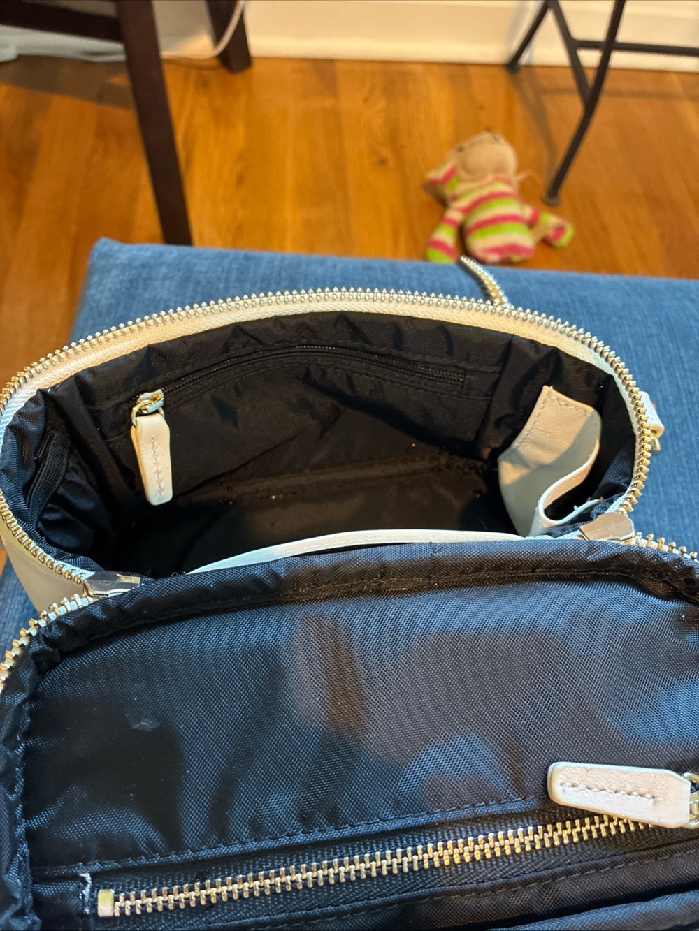 Leatherology Maddie Micro Train Case Crossbody in ivory leather - Picture 9 of 9